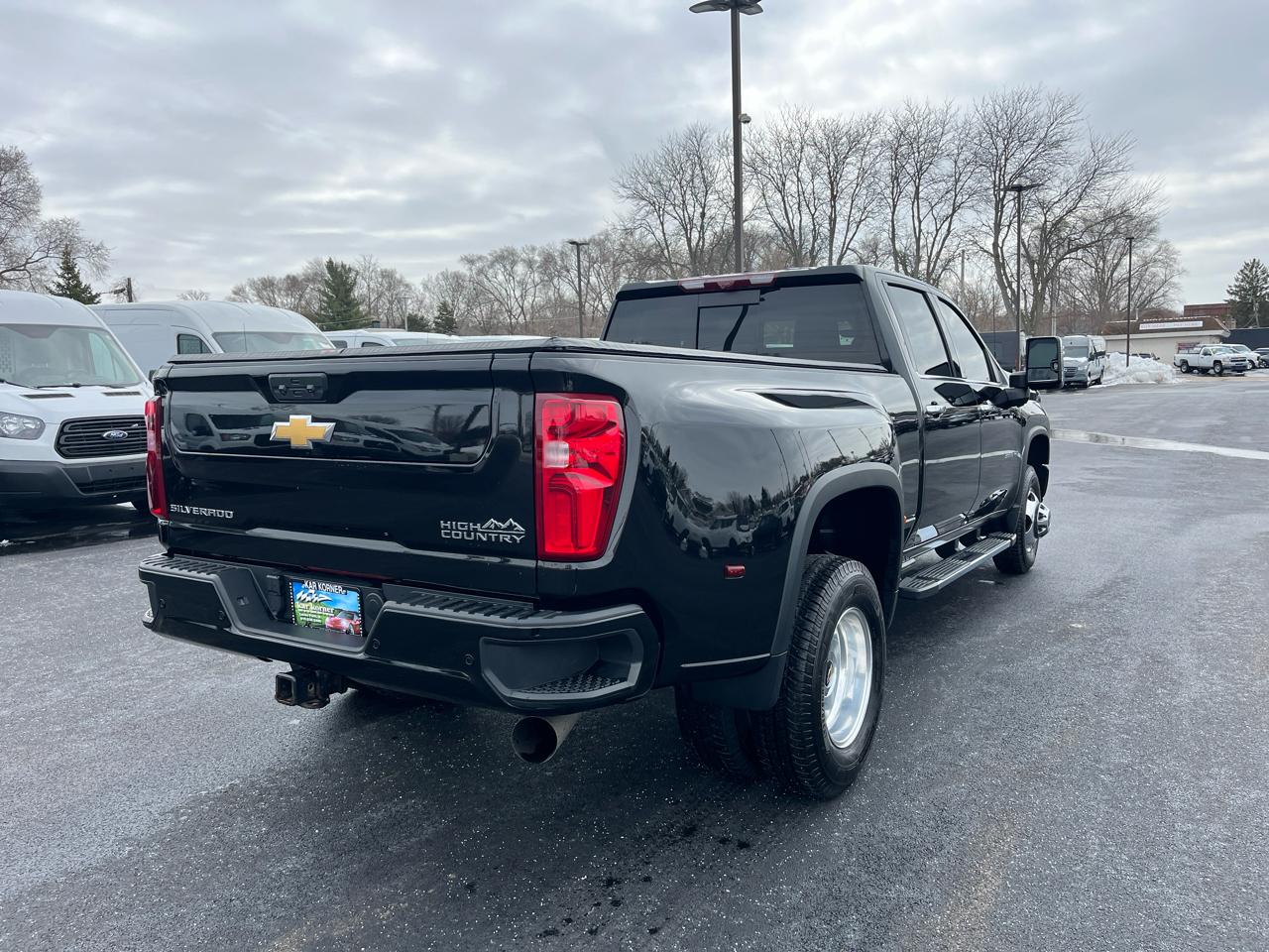 Chevrolet Silverado 3500HD 4WD Crew Cab 172" High Country 2022