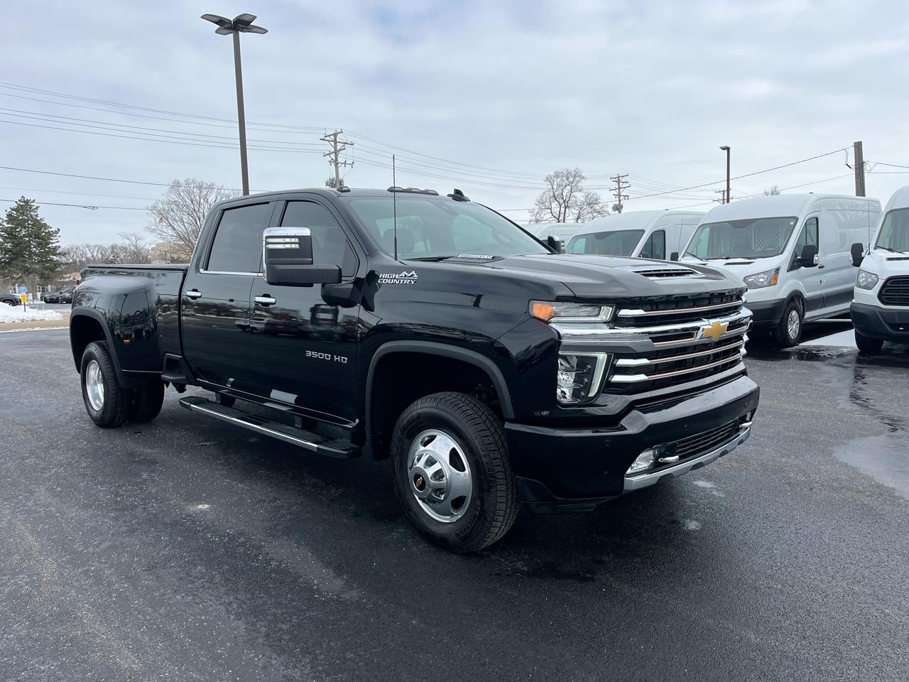Chevrolet Silverado 3500HD 4WD Crew Cab 172" High Country 2022