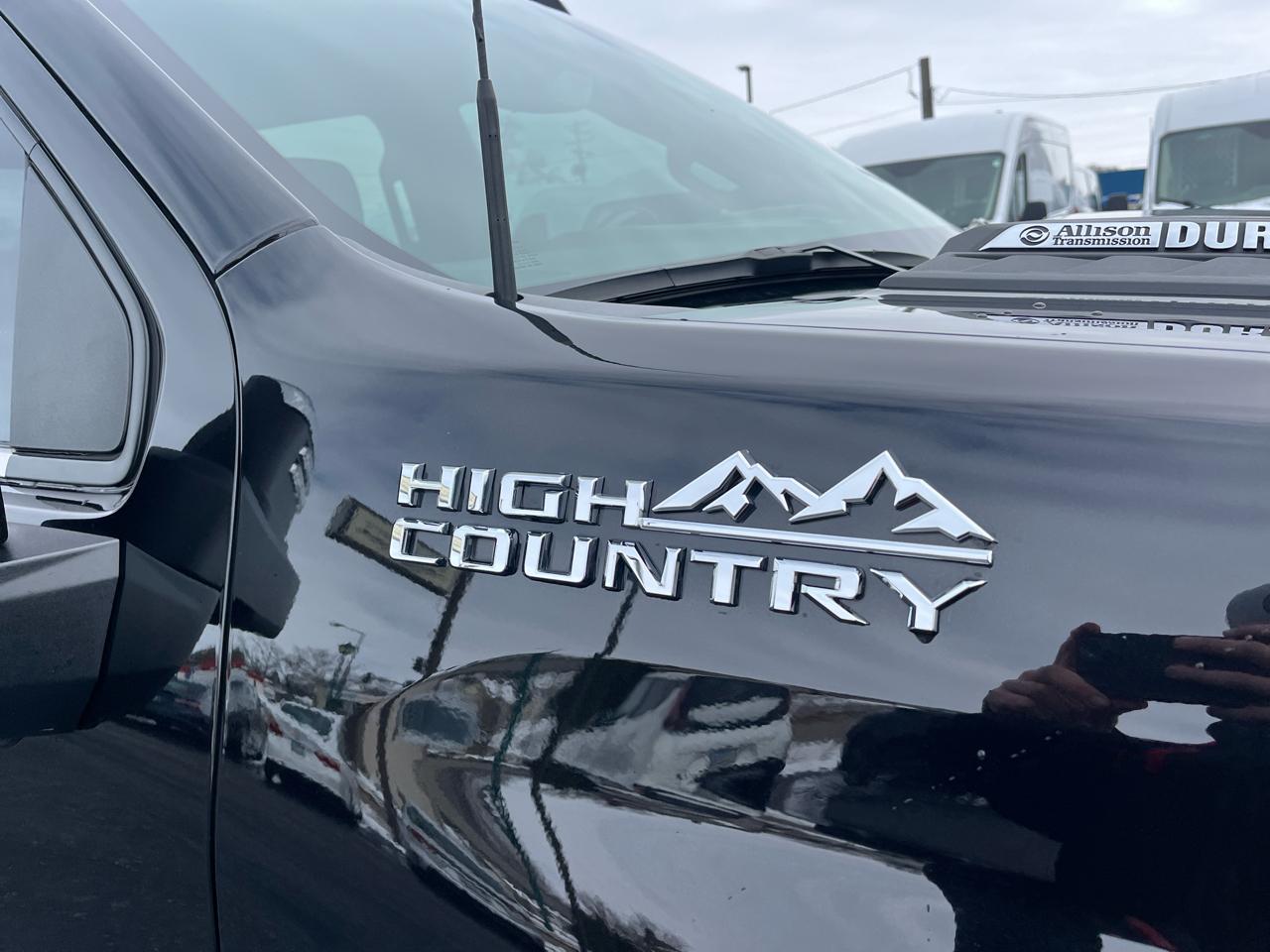 Chevrolet Silverado 3500HD 4WD Crew Cab 172" High Country 2022