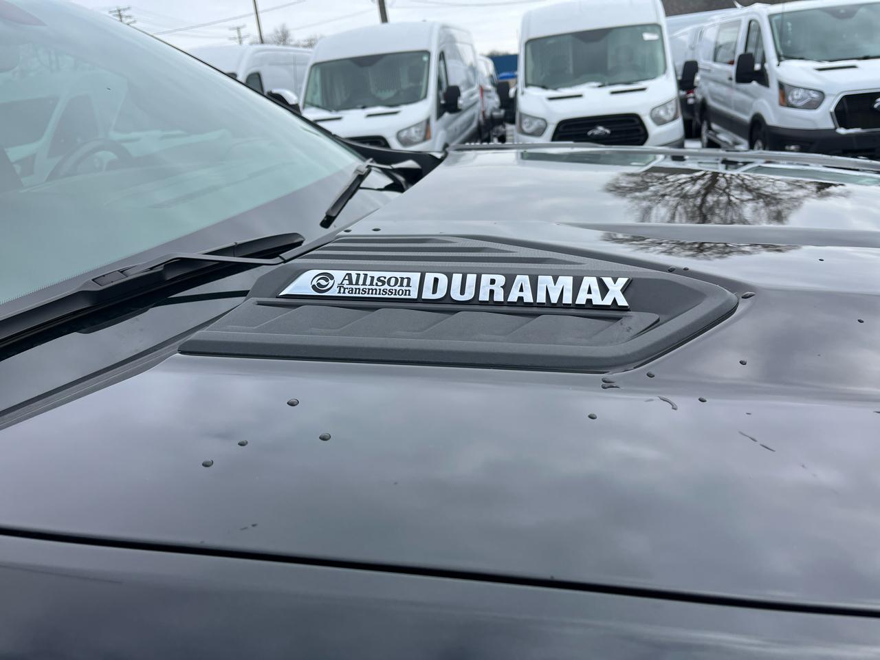 Chevrolet Silverado 3500HD 4WD Crew Cab 172" High Country 2022