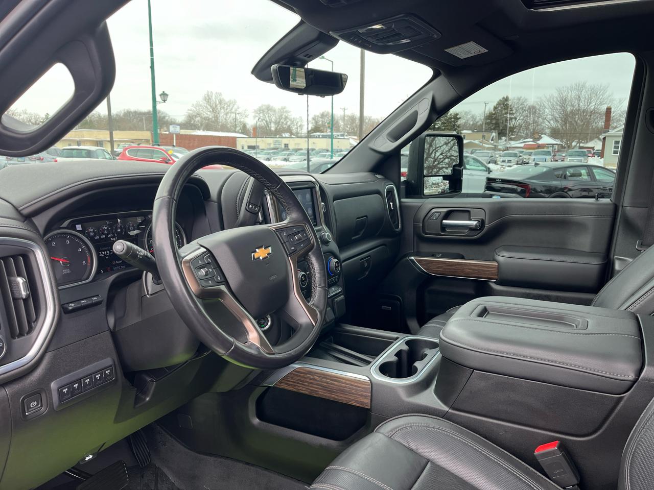 Chevrolet Silverado 3500HD 4WD Crew Cab 172" High Country 2022