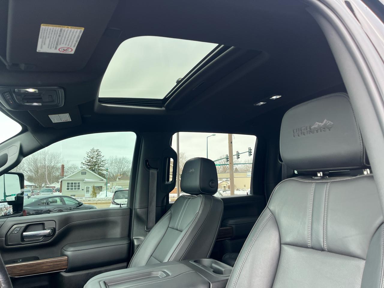 Chevrolet Silverado 3500HD 4WD Crew Cab 172" High Country 2022