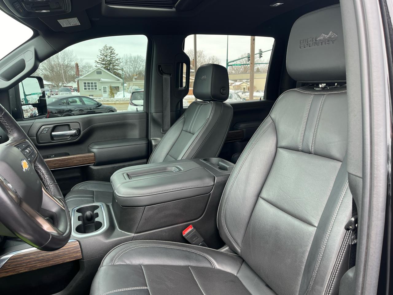 Chevrolet Silverado 3500HD 4WD Crew Cab 172" High Country 2022