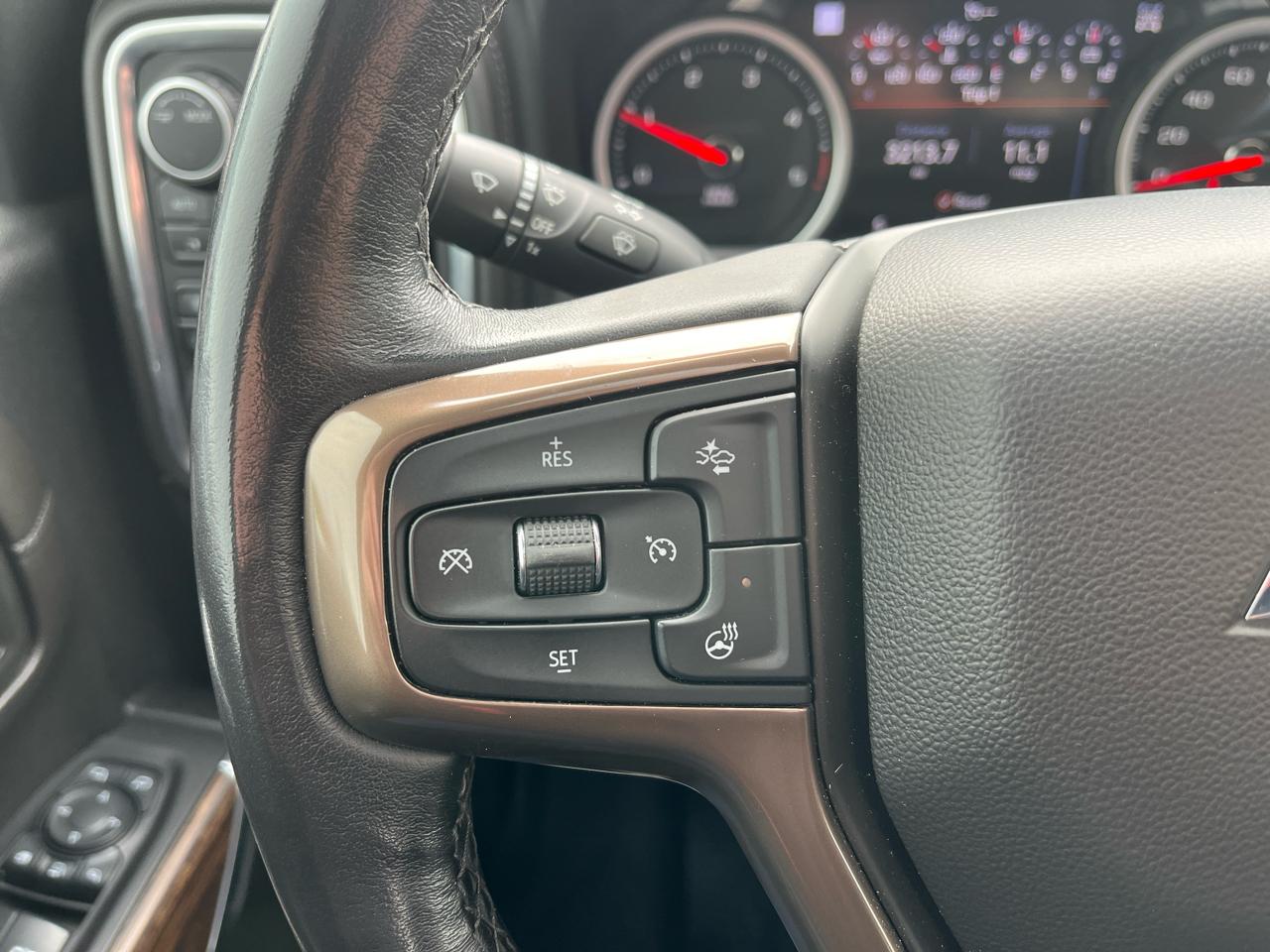 Chevrolet Silverado 3500HD 4WD Crew Cab 172" High Country 2022