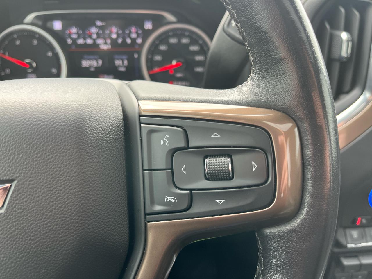 Chevrolet Silverado 3500HD 4WD Crew Cab 172" High Country 2022