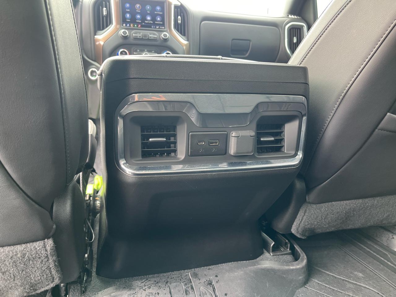 Chevrolet Silverado 3500HD 4WD Crew Cab 172" High Country 2022