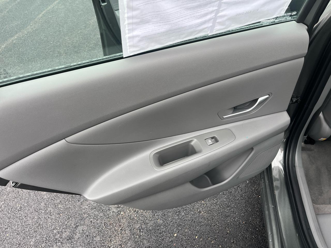 Hyundai Elantra SEL IVT 2024