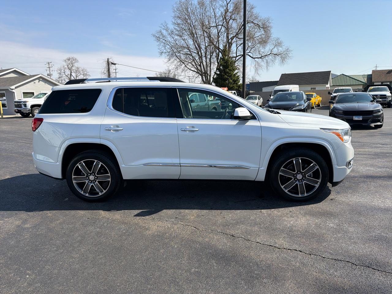 GMC Acadia AWD 4dr Denali 2017