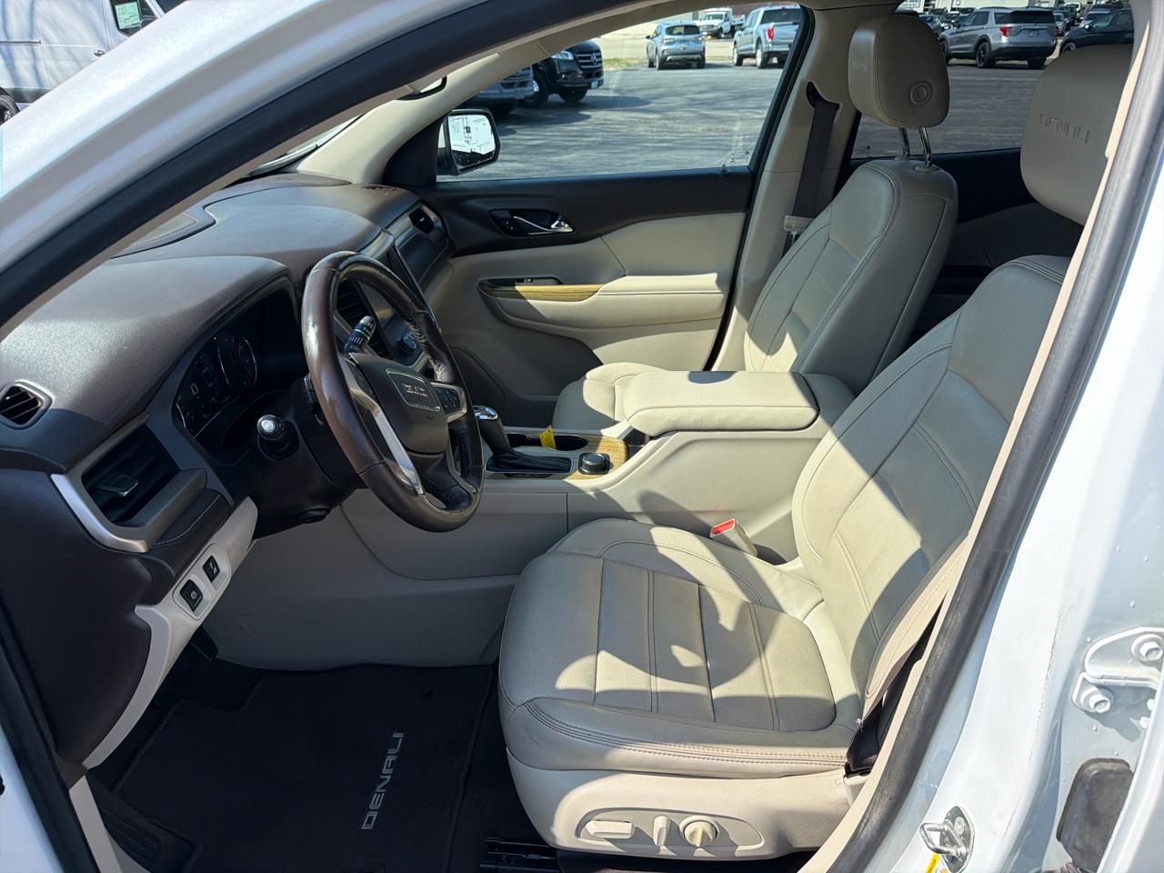 GMC Acadia AWD 4dr Denali 2017