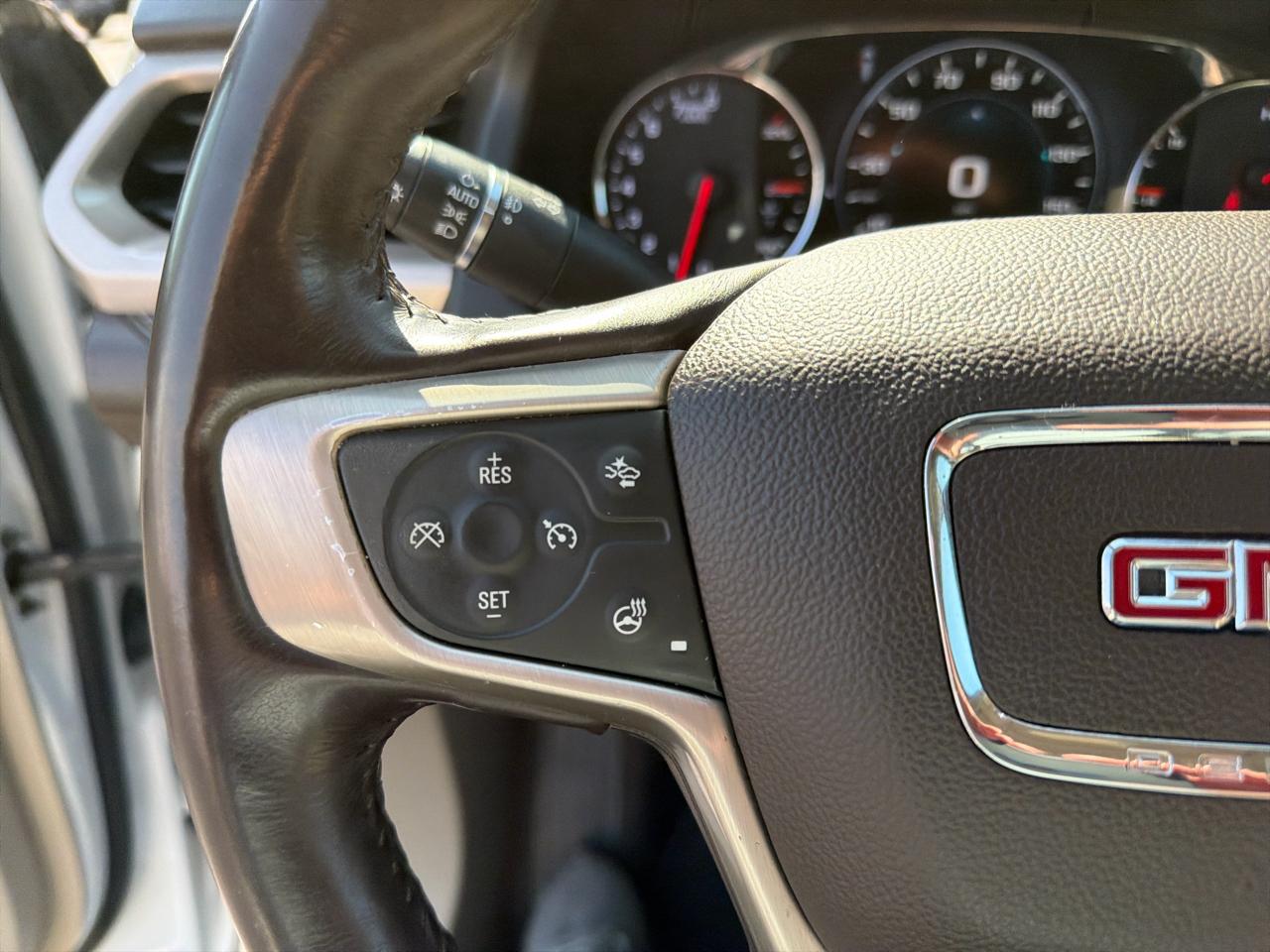 GMC Acadia AWD 4dr Denali 2017