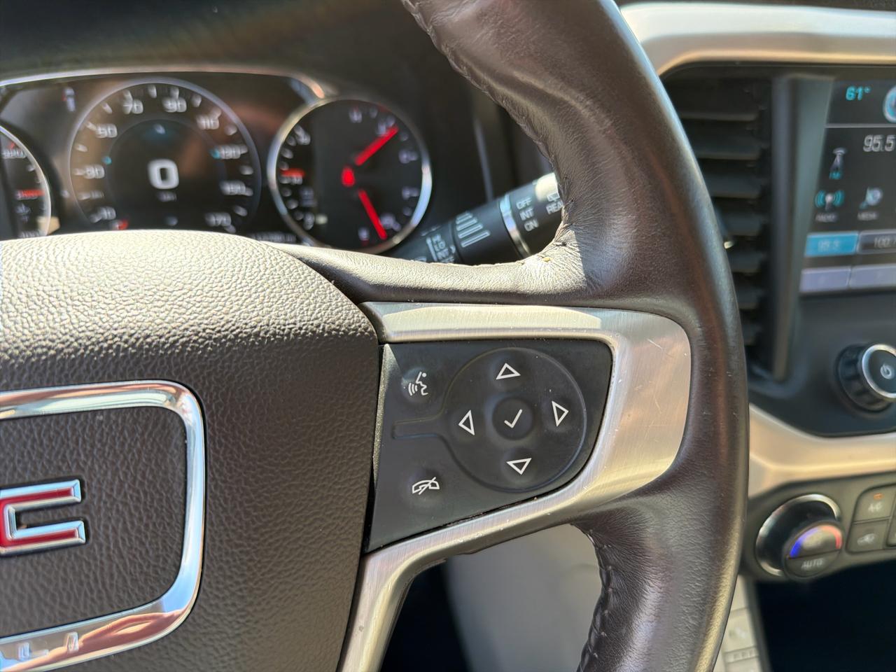 GMC Acadia AWD 4dr Denali 2017