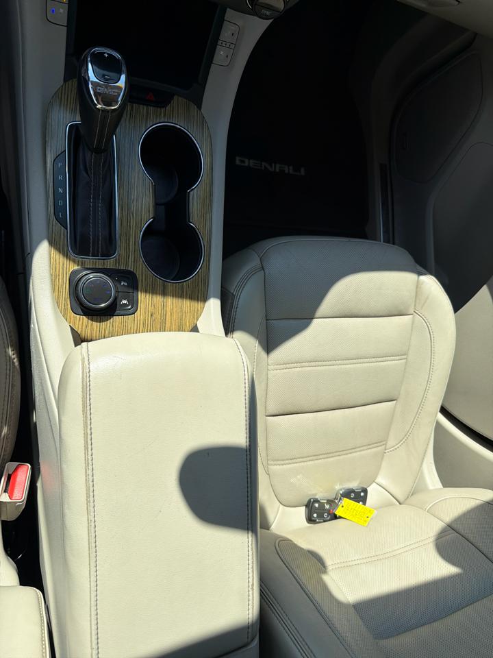 GMC Acadia AWD 4dr Denali 2017