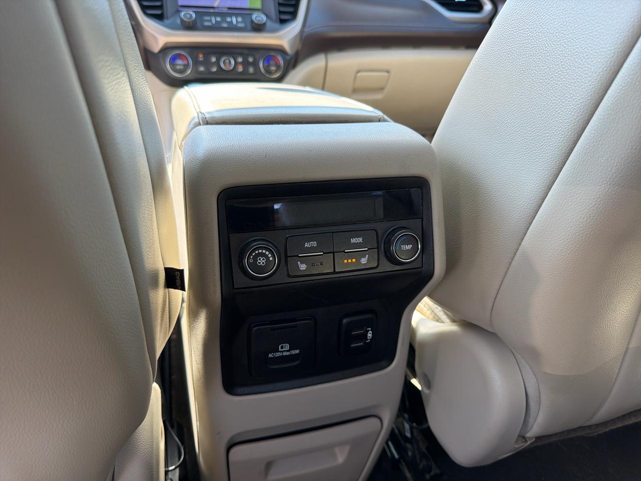 GMC Acadia AWD 4dr Denali 2017