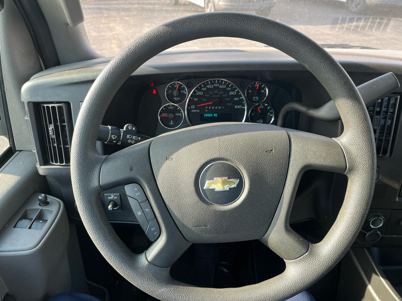 Chevrolet Express Cargo Van RWD 2500 135" 2024