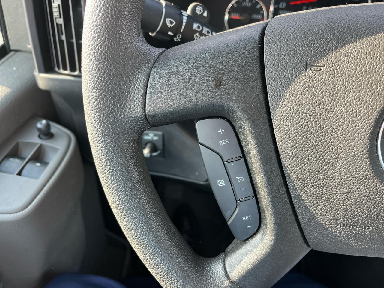 Chevrolet Express Cargo Van RWD 2500 135" 2024