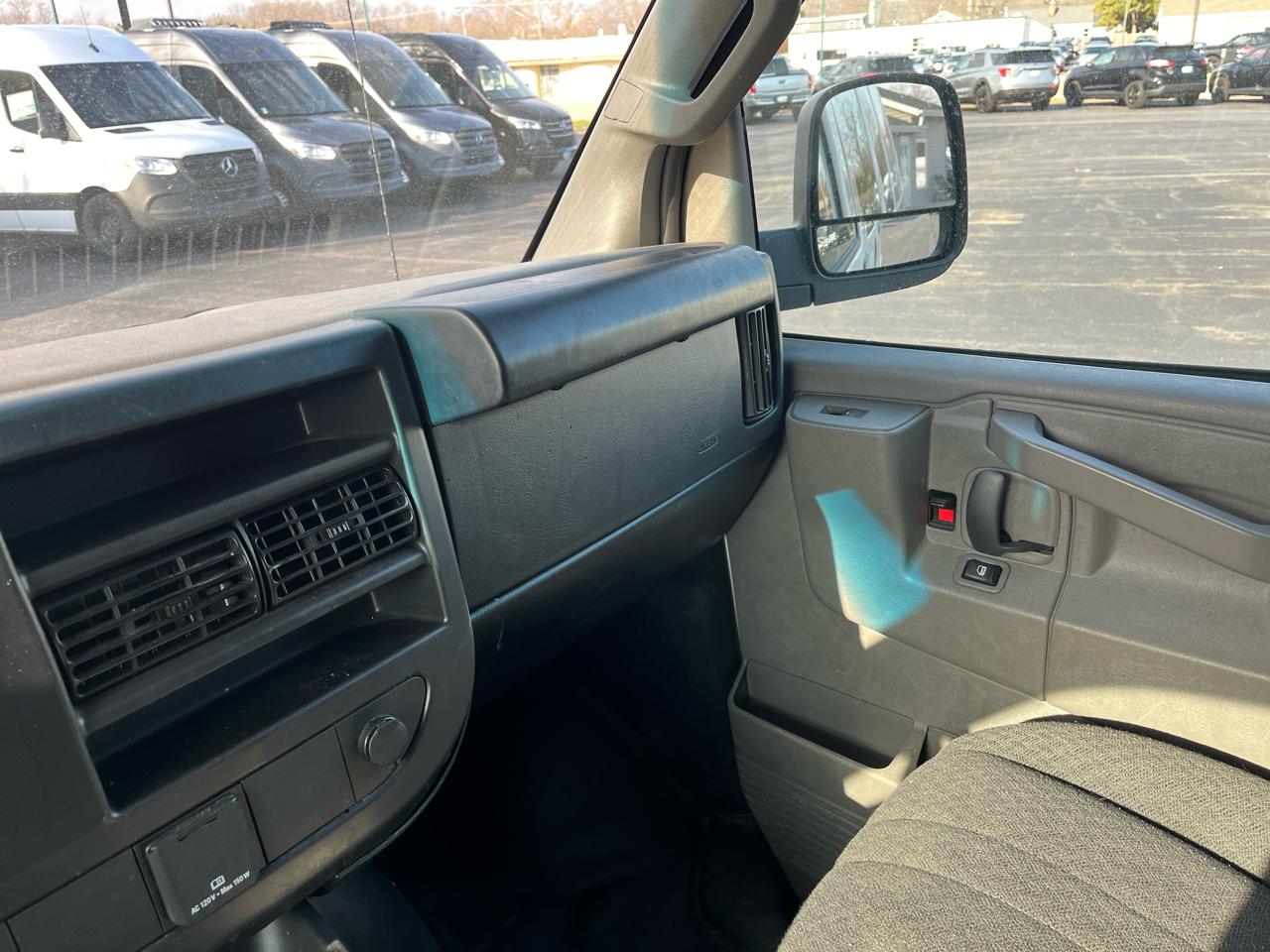 Chevrolet Express Cargo Van RWD 2500 135" 2024