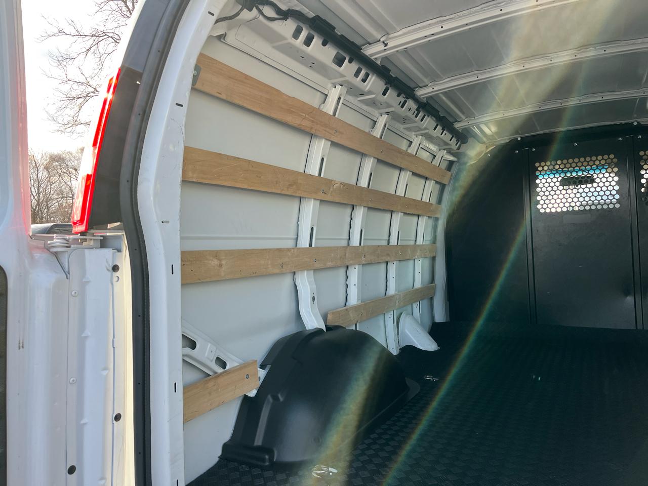 Chevrolet Express Cargo Van RWD 2500 135" 2024