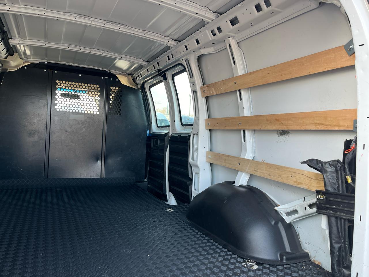 Chevrolet Express Cargo Van RWD 2500 135" 2024