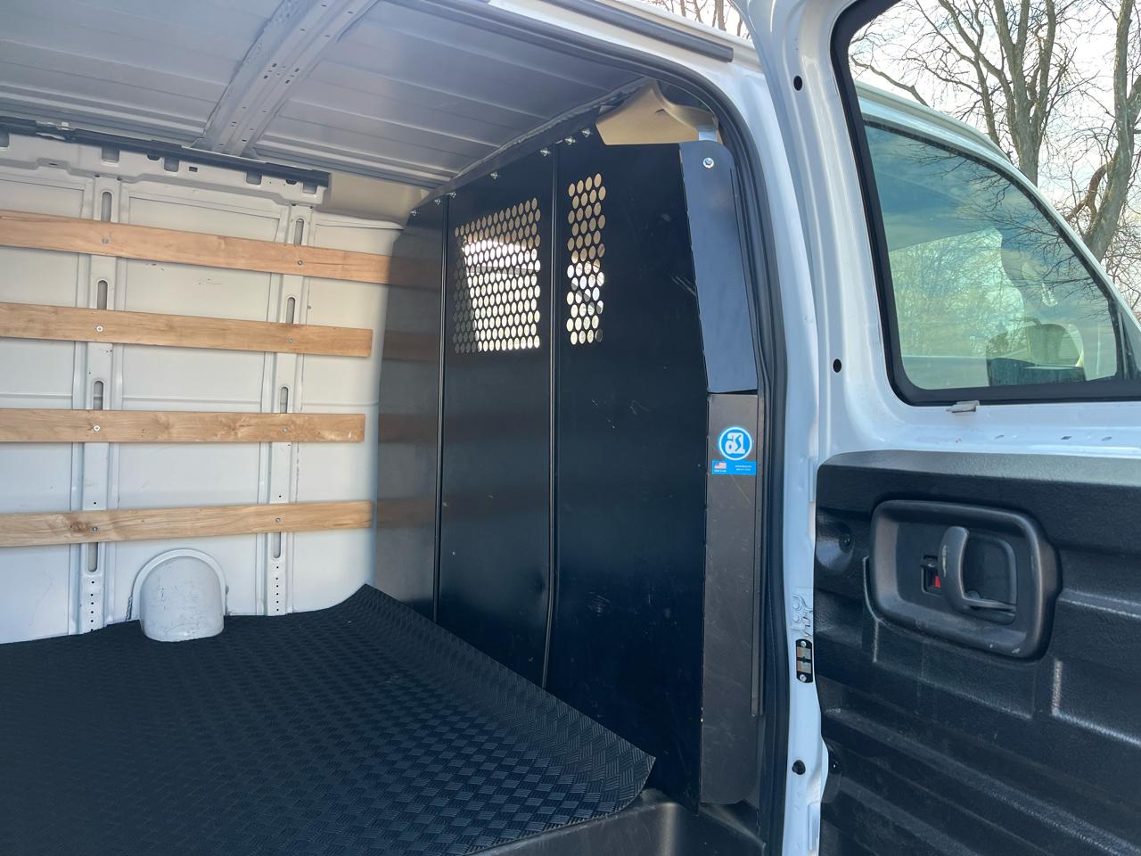 Chevrolet Express Cargo Van RWD 2500 135" 2024