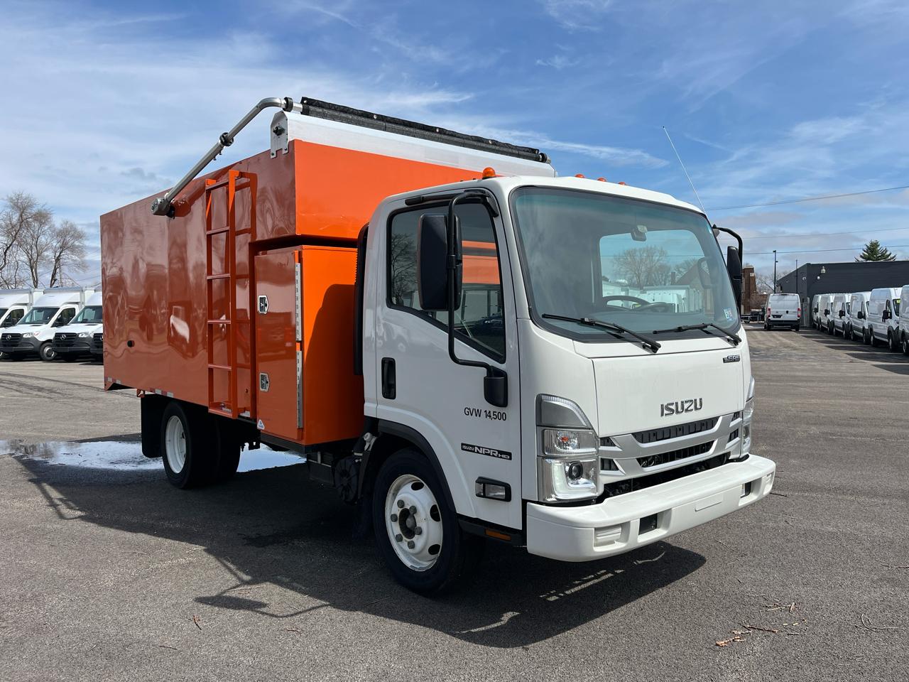 Isuzu NPR HD  2024