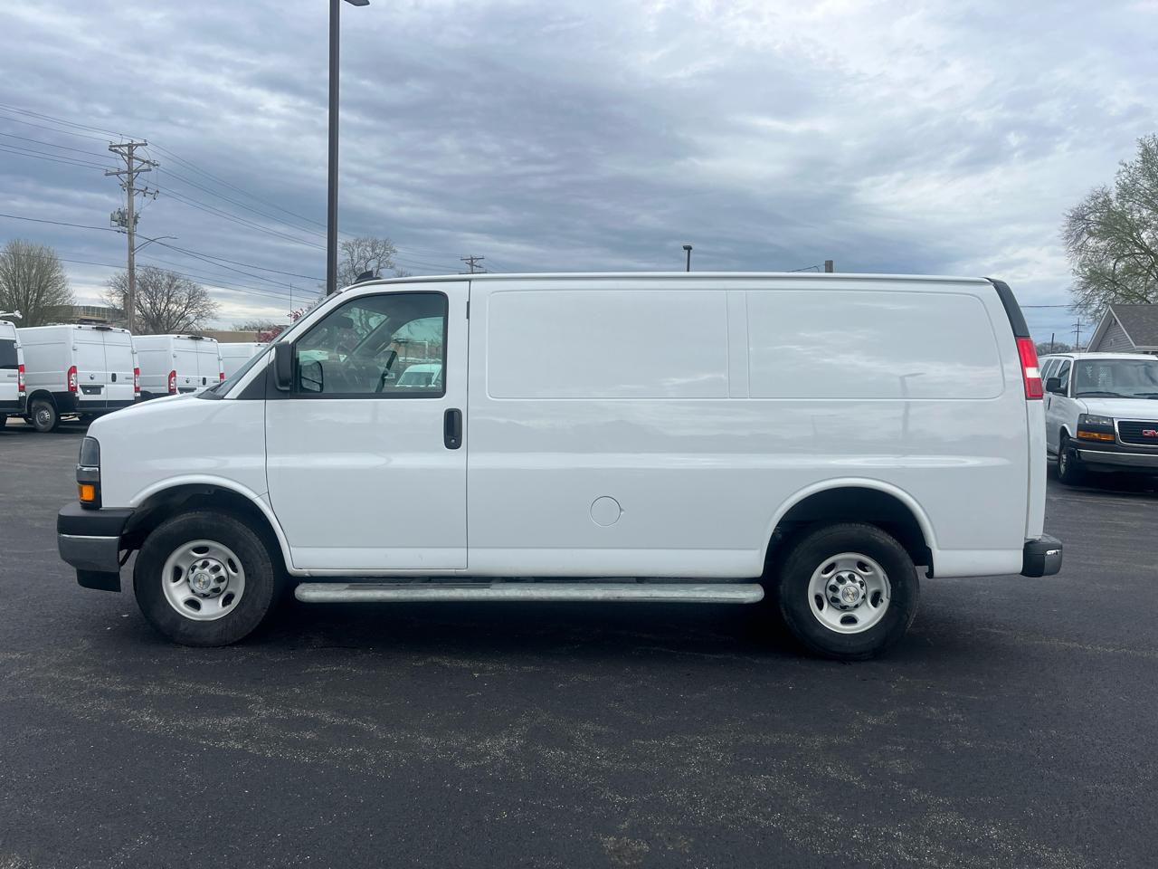 Chevrolet Express Cargo Van RWD 2500 135" 2024
