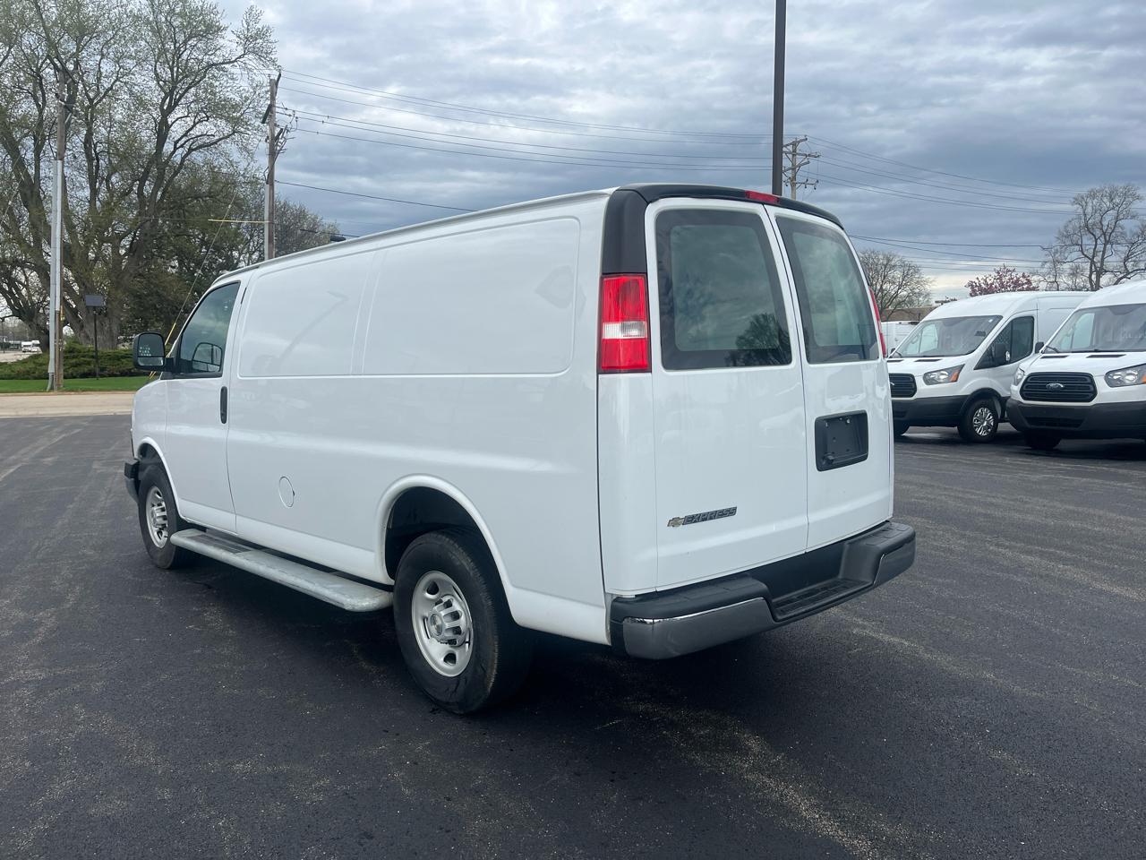 Chevrolet Express Cargo Van RWD 2500 135" 2024