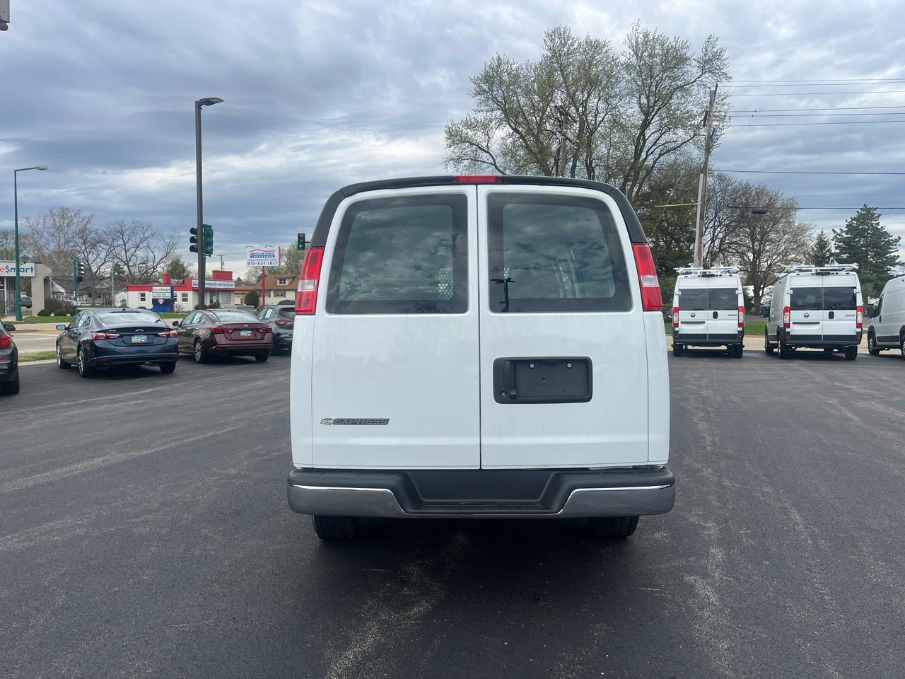 Chevrolet Express Cargo Van RWD 2500 135" 2024