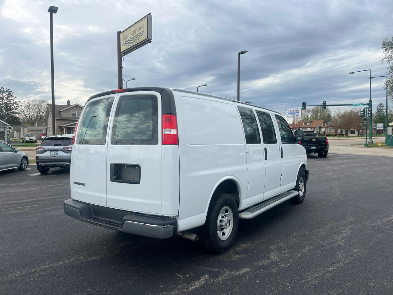 Chevrolet Express Cargo Van RWD 2500 135" 2024