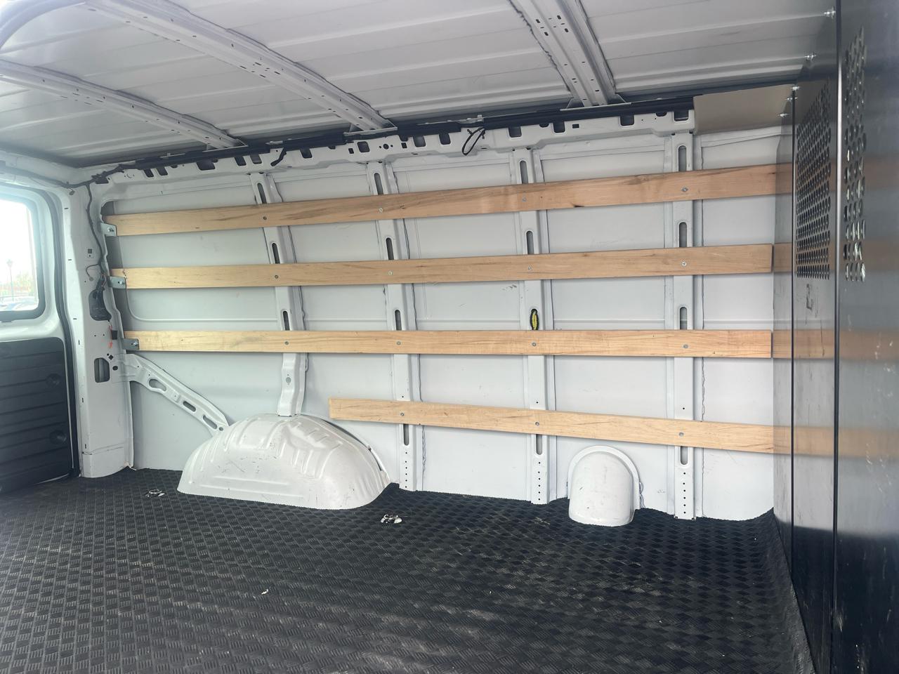 Chevrolet Express Cargo Van RWD 2500 135" 2024