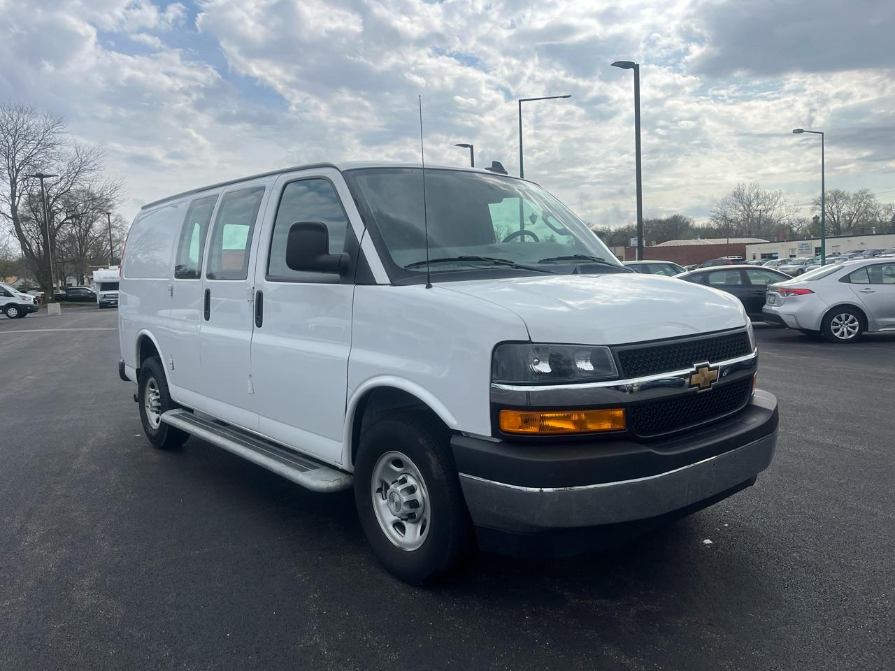 Chevrolet Express Cargo Van RWD 2500 135" 2024