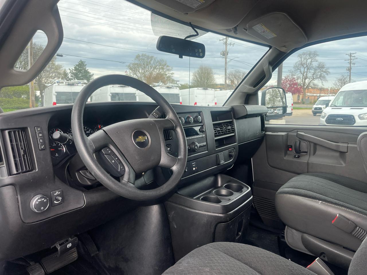 Chevrolet Express Cargo Van RWD 2500 135" 2024