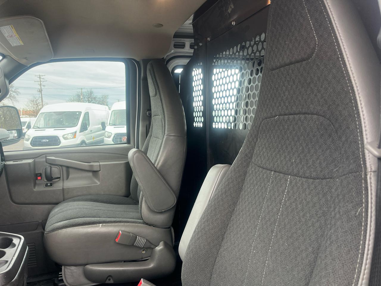 Chevrolet Express Cargo Van RWD 2500 135" 2024