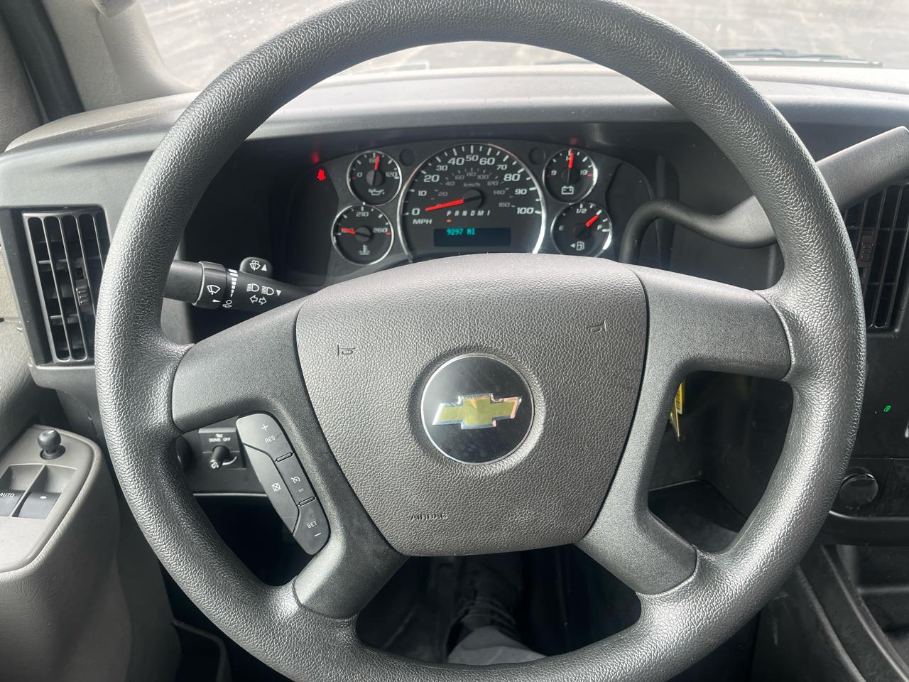 Chevrolet Express Cargo Van RWD 2500 135" 2024