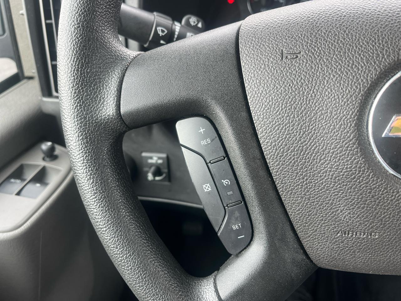 Chevrolet Express Cargo Van RWD 2500 135" 2024