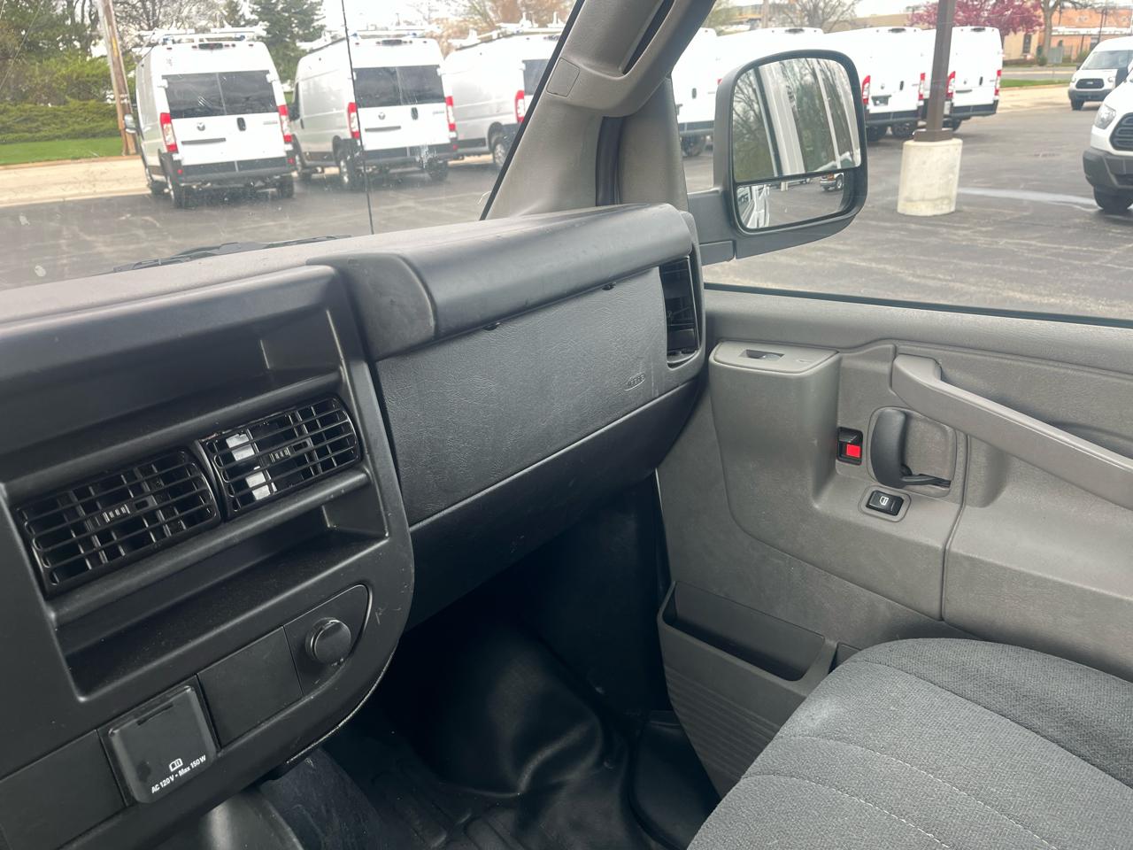 Chevrolet Express Cargo Van RWD 2500 135" 2024