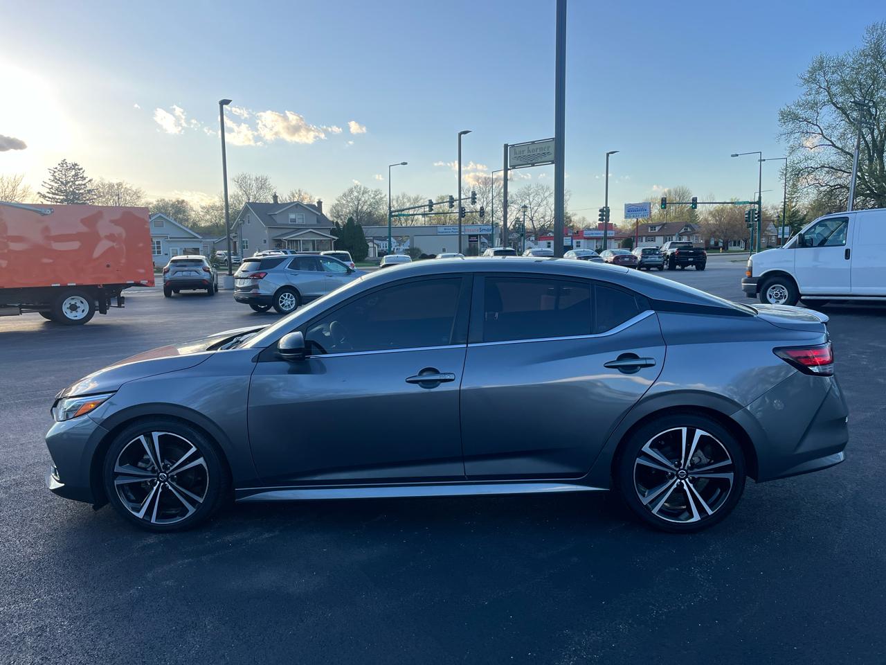 Nissan Sentra SR CVT 2020