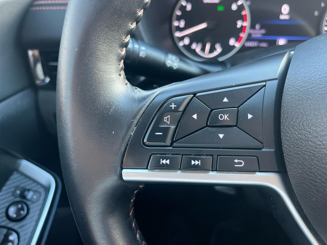 Nissan Sentra SR CVT 2020