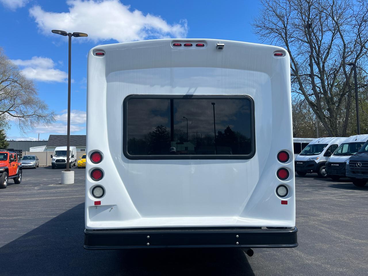 Ford E-Series Cutaway E-350 SRW 138" WB 2019