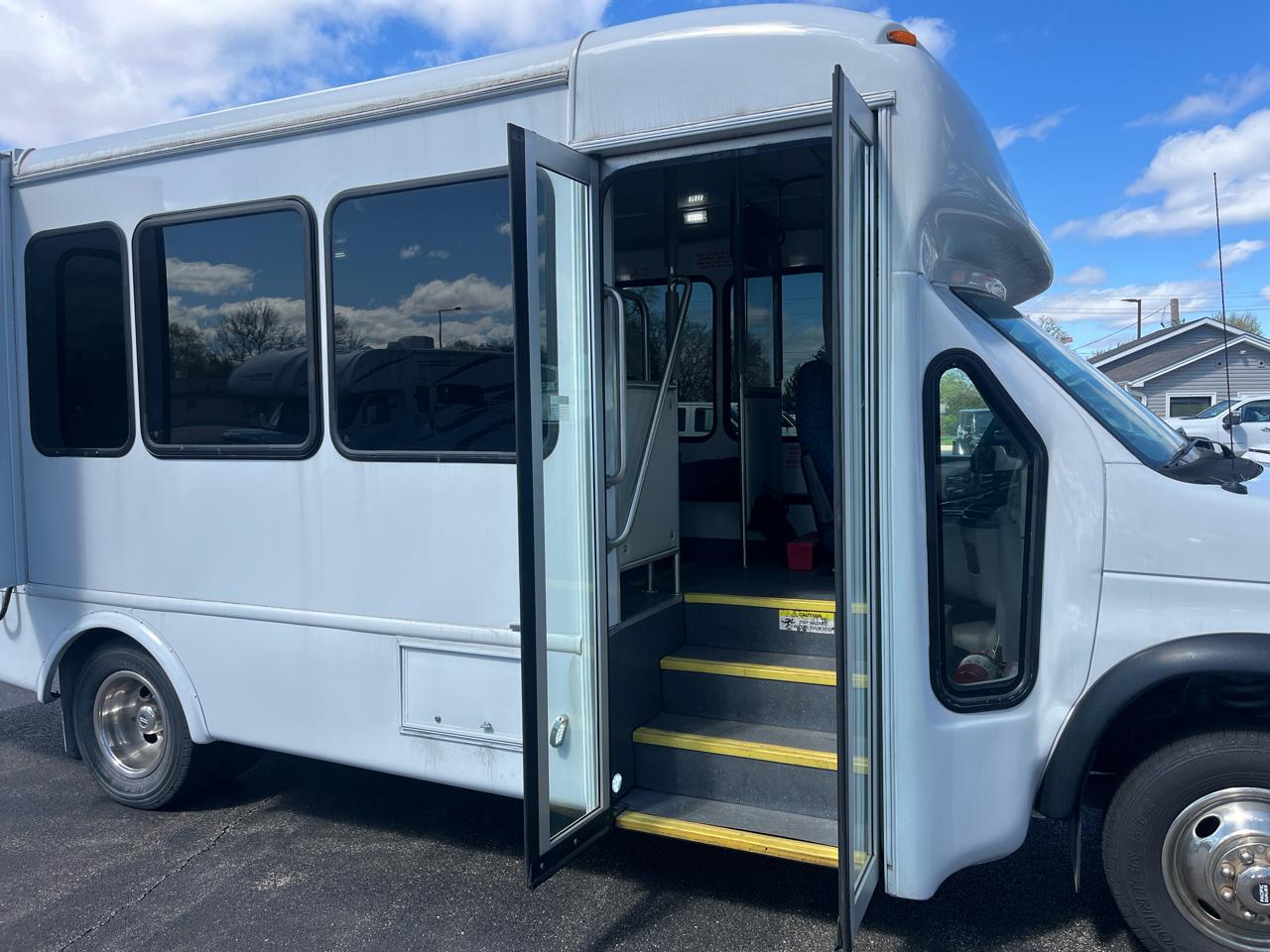 Ford E-Series Cutaway E-350 SRW 138" WB 2019