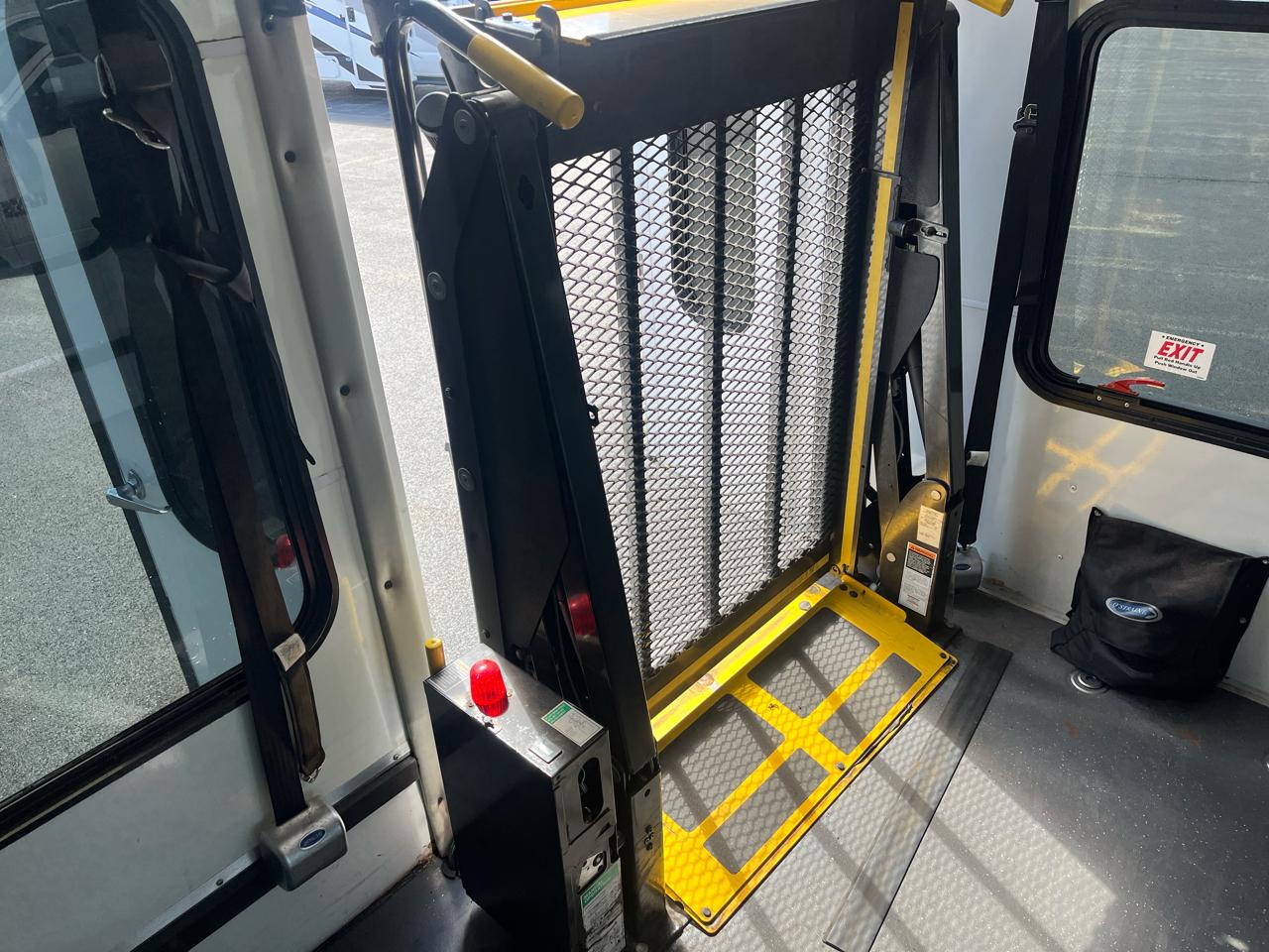 Ford E-Series Cutaway E-350 SRW 138" WB 2019