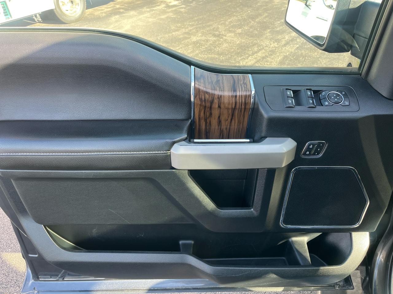 Ford F-150 Lariat SuperCrew Short Bed 4WD 2018