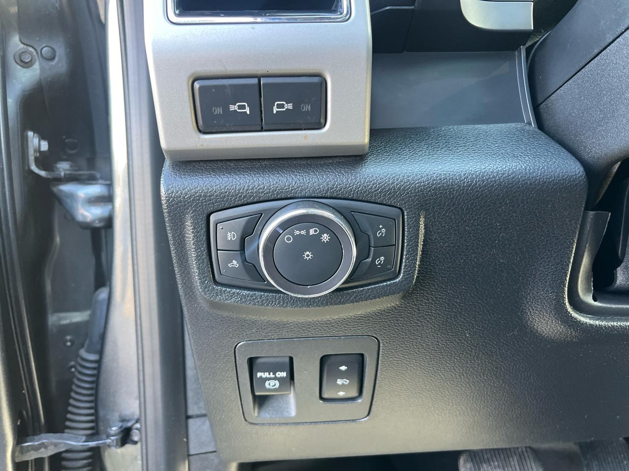 Ford F-150 Lariat SuperCrew Short Bed 4WD 2018
