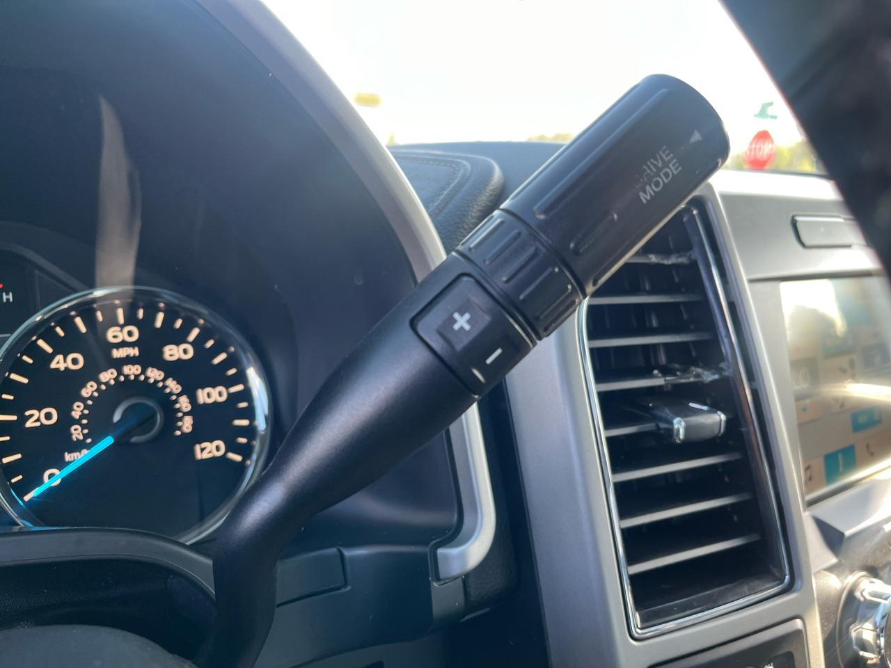 Ford F-150 Lariat SuperCrew Short Bed 4WD 2018