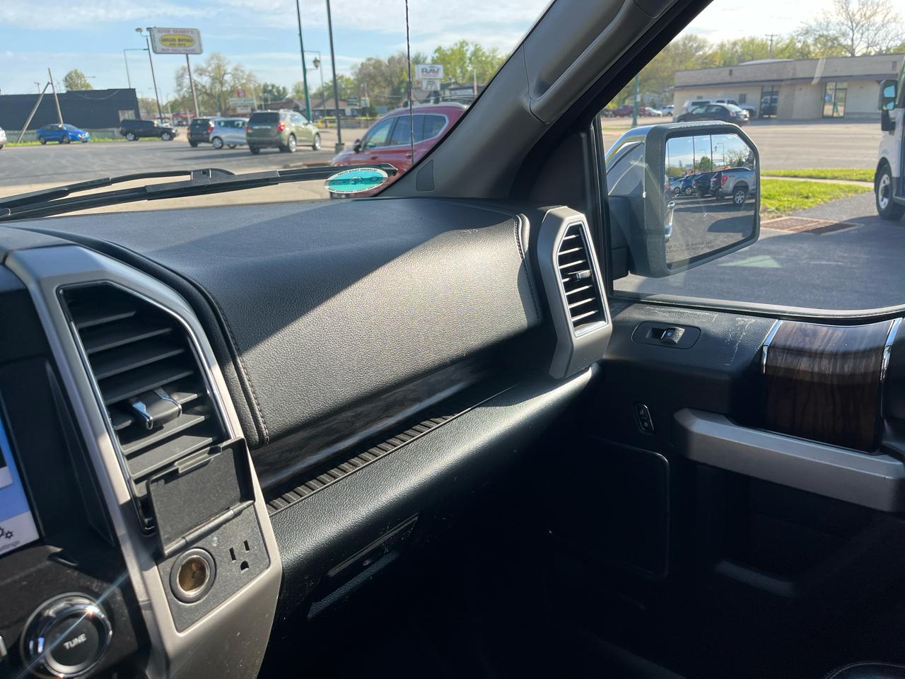 Ford F-150 Lariat SuperCrew Short Bed 4WD 2018