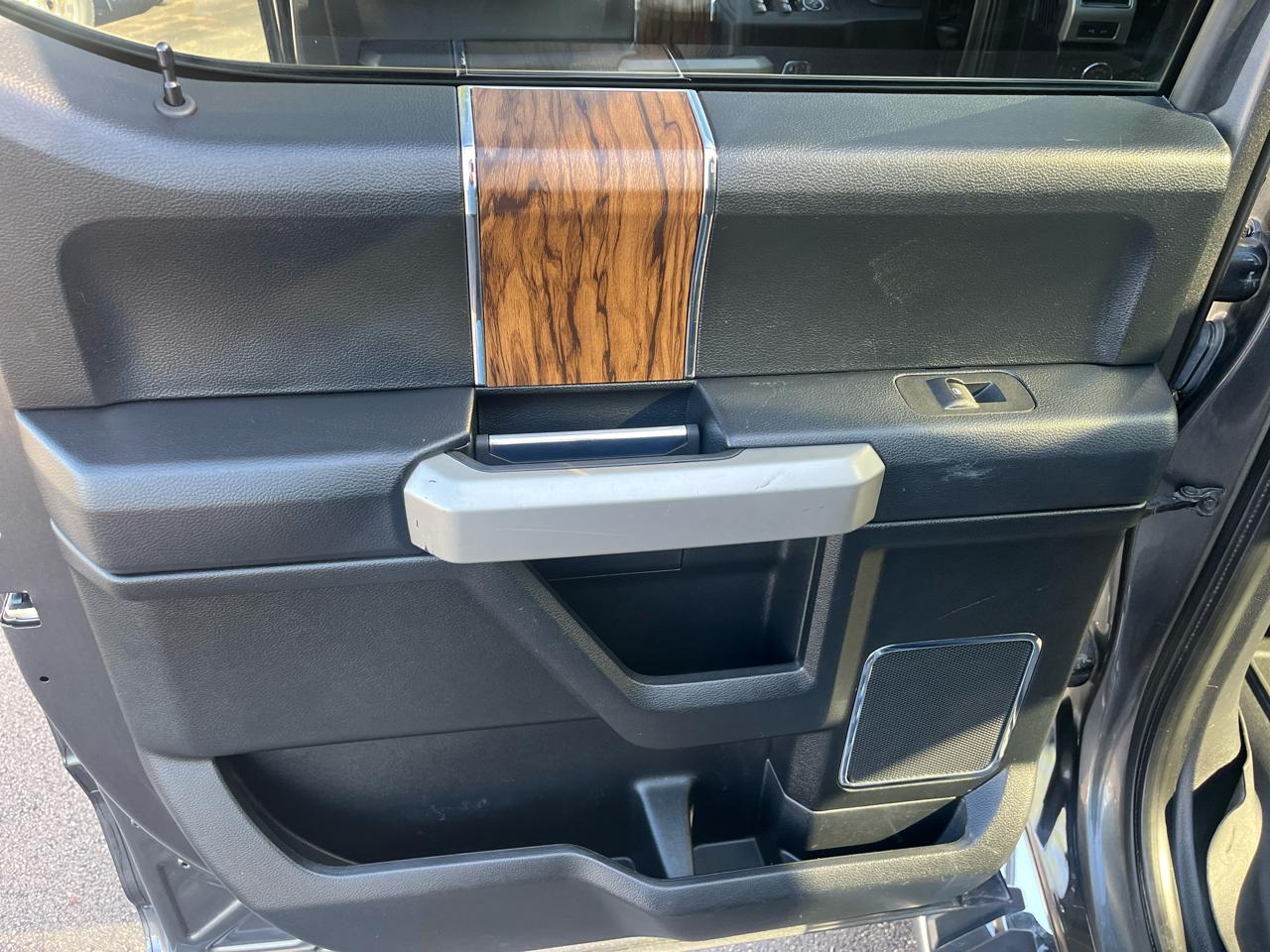 Ford F-150 Lariat SuperCrew Short Bed 4WD 2018