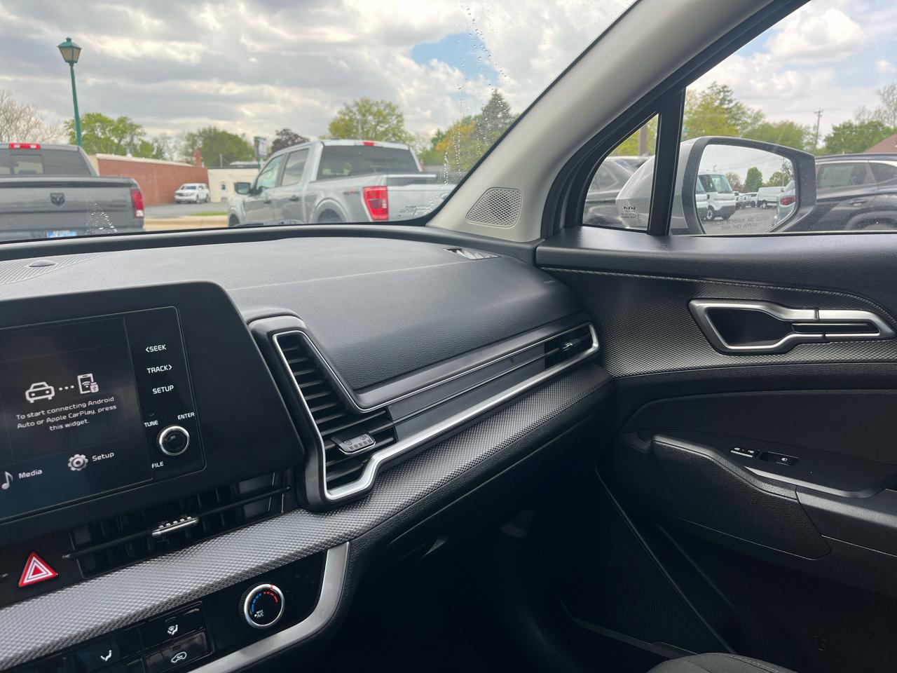Kia Sportage LX FWD 2024