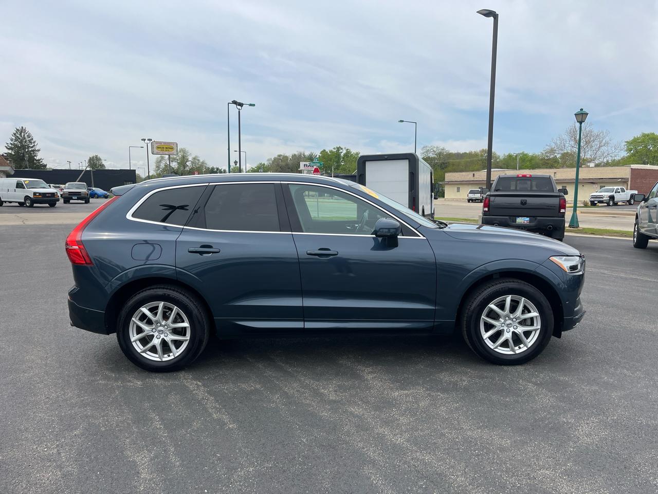 Volvo XC60 T5 FWD Momentum 2019