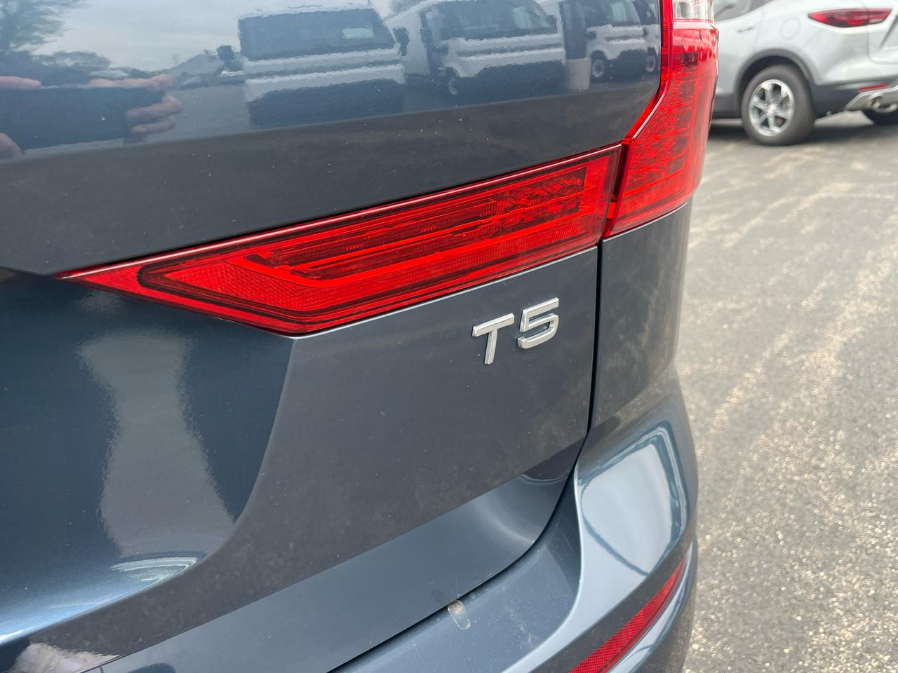 Volvo XC60 T5 FWD Momentum 2019