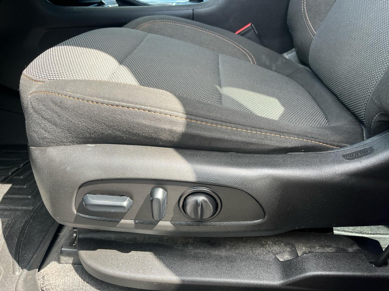 Chevrolet Traverse FWD 4dr LT Cloth w/1LT 2019