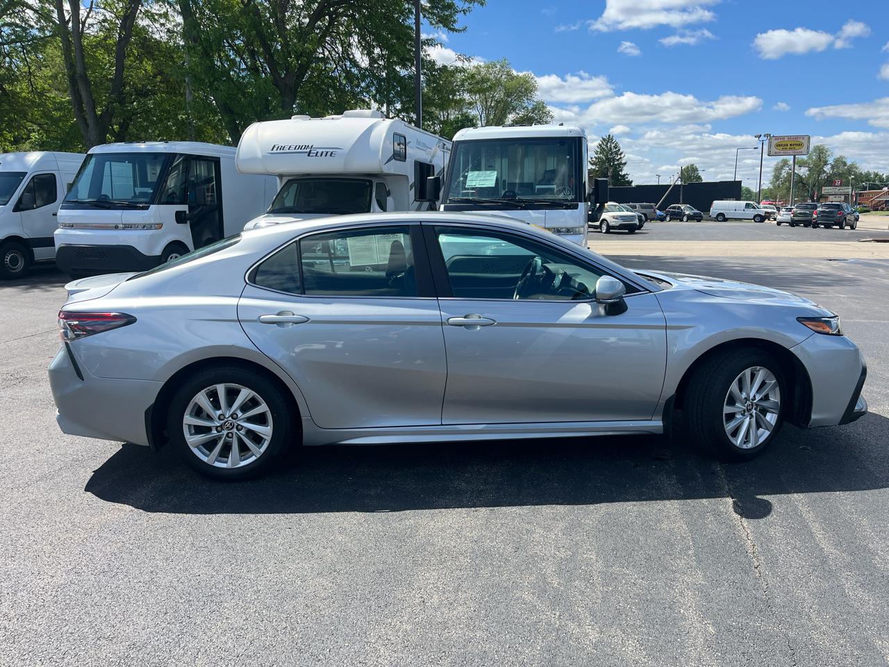 Toyota Camry SE Auto (Natl) 2024